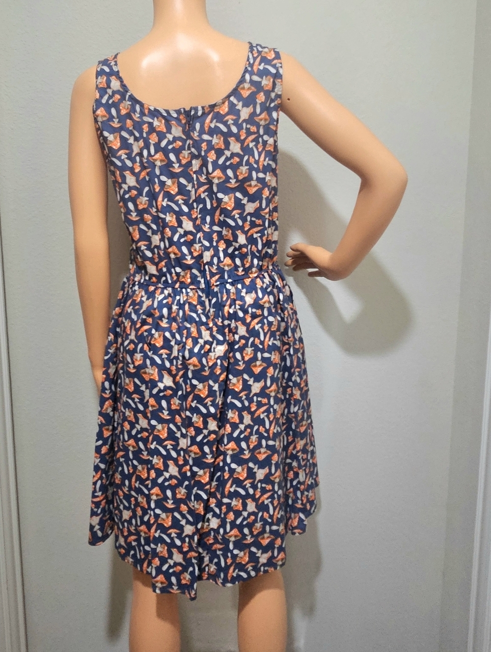 Retrolicious Mushroom Print Dress With POCKETS! 🍄 - Picture 3 of 4